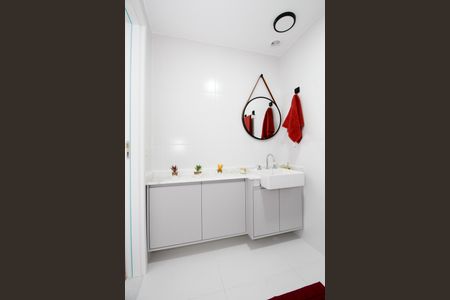 Banheiro de kitnet/studio para alugar com 1 quarto, 24m² em Sumaré, São Paulo