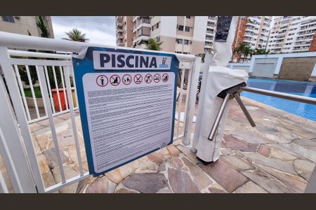 Apartamento para alugar com 127m², 2 quartos e 1 vagaÁrea comum Piscinas 