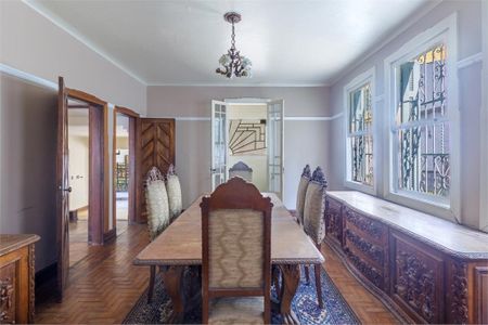 Casa à venda com 350m², 3 quartos e 4 vagas