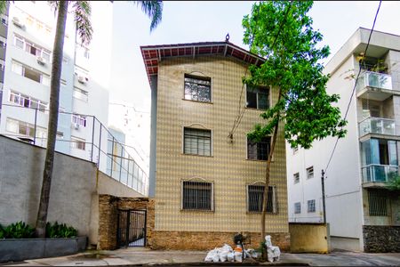 Apartamento para alugar com 123m², 3 quartos e 1 vaga Apartamento para alugar com 123m², 3 quartos e 1 vagaFachada