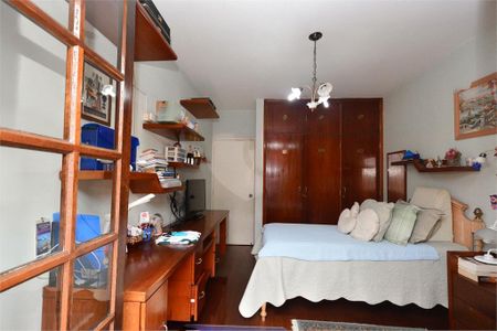 Casa à venda com 170m², 4 quartos e 2 vagas