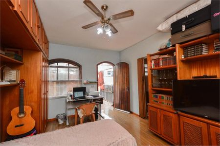 Casa à venda com 170m², 4 quartos e 2 vagas