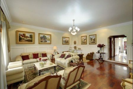 Casa à venda com 5 quartos, 600m² em Vila Campo Grande, São Paulo