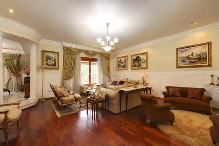 Casa à venda com 5 quartos, 600m² em Vila Campo Grande, São Paulo