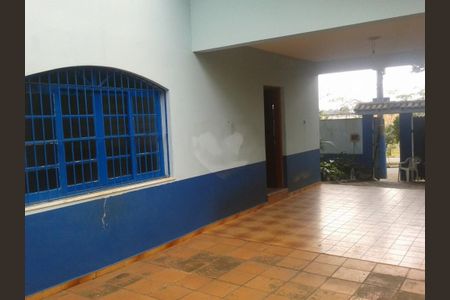 Casa à venda com 246m², 4 quartos e 6 vagas