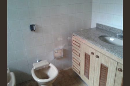 Casa à venda com 246m², 4 quartos e 6 vagas