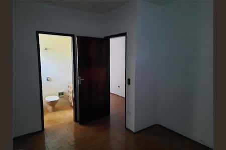 Casa à venda com 246m², 4 quartos e 6 vagas