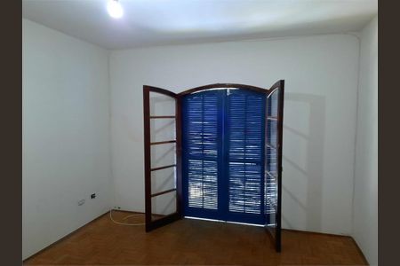 Casa à venda com 246m², 4 quartos e 6 vagas