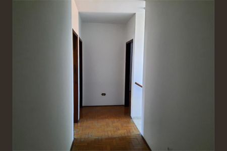 Casa à venda com 246m², 4 quartos e 6 vagas