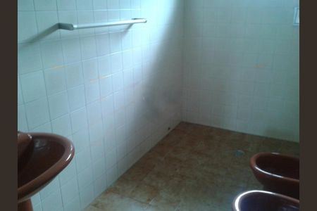 Casa à venda com 246m², 4 quartos e 6 vagas