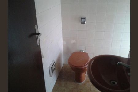 Casa à venda com 246m², 4 quartos e 6 vagas