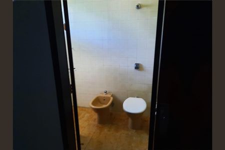 Casa à venda com 246m², 4 quartos e 6 vagas