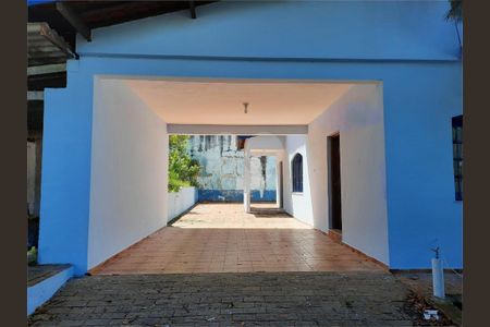 Casa à venda com 246m², 4 quartos e 6 vagas