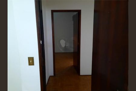 Casa à venda com 246m², 4 quartos e 6 vagas