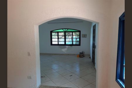 Casa à venda com 246m², 4 quartos e 6 vagas