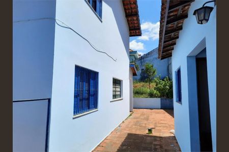 Casa à venda com 246m², 4 quartos e 6 vagas