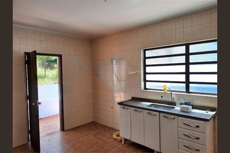 Casa à venda com 246m², 4 quartos e 6 vagas