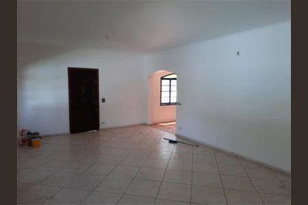 Casa à venda com 246m², 4 quartos e 6 vagas