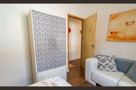 Casa à venda com 3 quartos, 220m² em Jardim Aeroporto, São Paulo