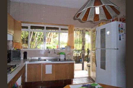 Casa à venda com 3 quartos, 300m² em Cidade São Francisco, São Paulo