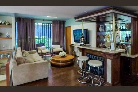 Casa à venda com 4 quartos, 530m² em Vila Mariana, São Paulo