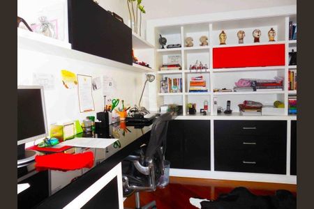 Casa à venda com 520m², 4 quartos e 6 vagas