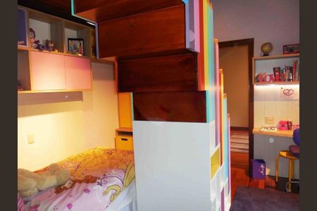 Casa à venda com 4 quartos, 520m² em Chácara Monte Alegre, São Paulo