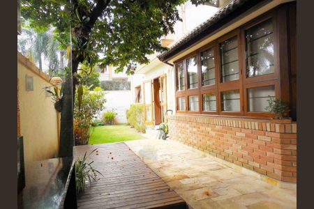 Casa à venda com 520m², 4 quartos e 6 vagas