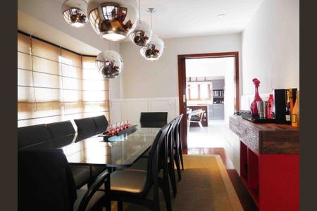 Casa à venda com 520m², 4 quartos e 6 vagas