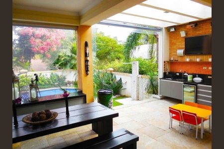 Casa à venda com 520m², 4 quartos e 6 vagas