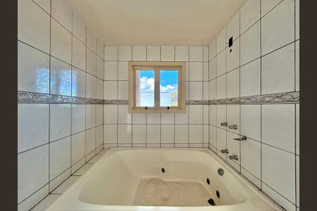 Casa para alugar com 129m², 3 quartos e 2 vagas Casa para alugar com 129m², 3 quartos e 2 vagasBanheiro da Suíte