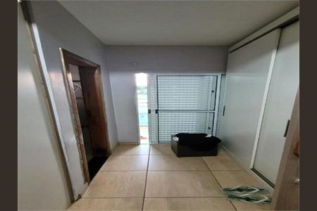 Casa à venda com 105m², 3 quartos e 2 vagas