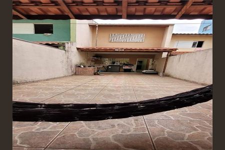Casa à venda com 105m², 3 quartos e 2 vagas