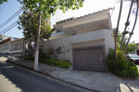 Casa para alugar com 196m², 4 quartos e 3 vagasFachada