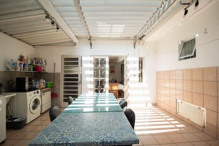 Casa para alugar com 196m², 4 quartos e 3 vagasSalão