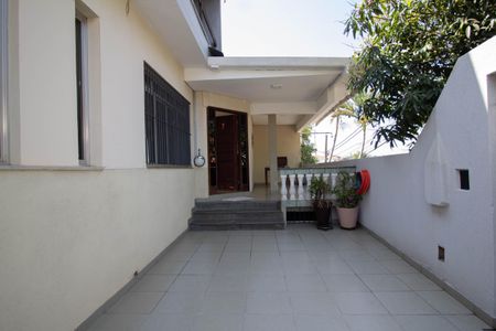 Casa para alugar com 196m², 4 quartos e 3 vagasQuintal