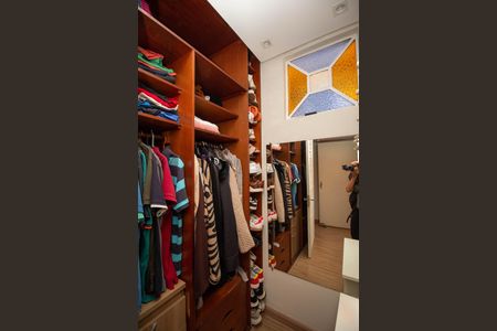 Casa para alugar com 196m², 4 quartos e 3 vagasCloset da suíte 2