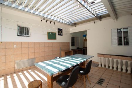 Casa para alugar com 196m², 4 quartos e 3 vagasSalão