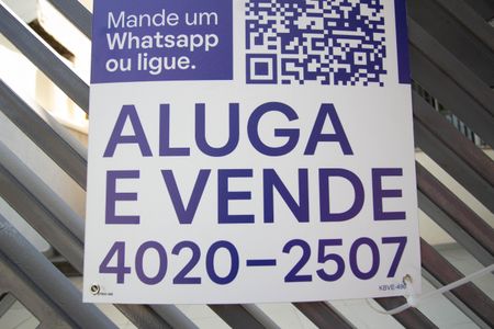 Casa para alugar com 196m², 4 quartos e 3 vagasFachada - placa instalada