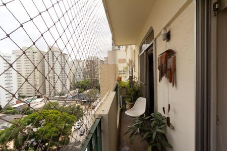 Apartamento à venda com 226m², 4 quartos e 2 vagasVaranda