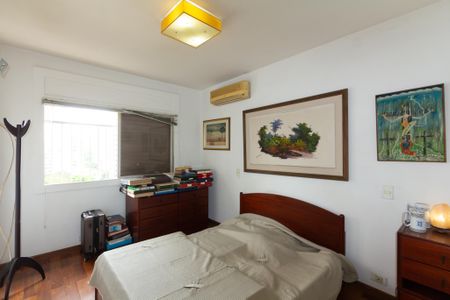 Apartamento à venda com 226m², 4 quartos e 2 vagasSuíte 2