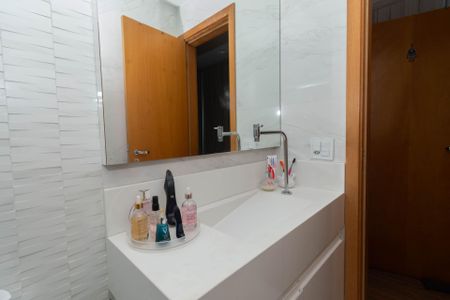 Apartamento para alugar com 180m², 4 quartos e 3 vagasBanheiro da Suíte