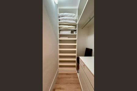 Apartamento para alugar com 97m², 2 quartos e 2 vagasCloset da suíte