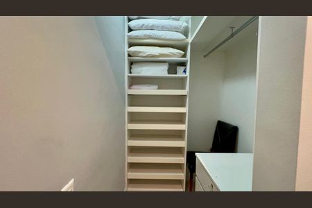 Apartamento para alugar com 97m², 2 quartos e 2 vagasCloset da suíte