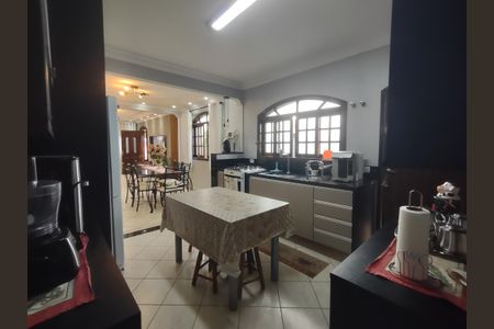 Casa à venda com 204m², 5 quartos e 4 vagas