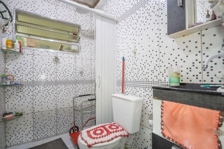 Casa à venda com 154m², 4 quartos e 3 vagas Casa à venda com 154m², 4 quartos e 3 vagasBanheiro 2