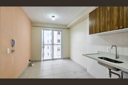 Sala / Cozinha de apartamento à venda com 2 quartos, 34m² em Socorro, São Paulo