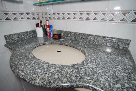 Casa para alugar com 475m², 6 quartos e 7 vagasBanheiro da Suíte 2 