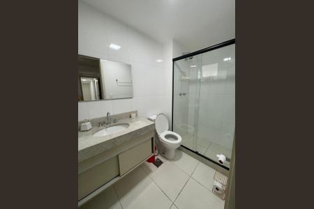 Apartamento à venda com 155m², 4 quartos e 2 vagas Apartamento à venda com 155m², 4 quartos e 2 vagasBanheiro da Suíte 2