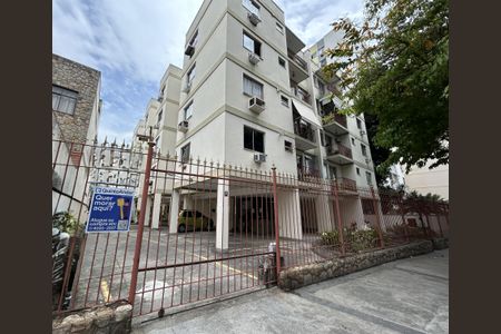 Apartamento à venda com 60m², 2 quartos e 1 vagaFachada + plaquinha